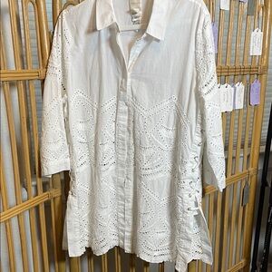 Chico's Elegant white eyelet Button-Up Blouse
